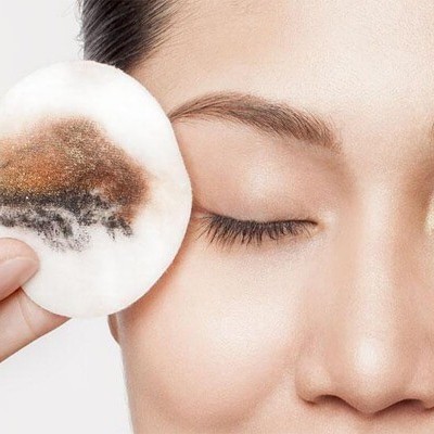 5 روش طبیعی برای پاک کردن ارایش صورت