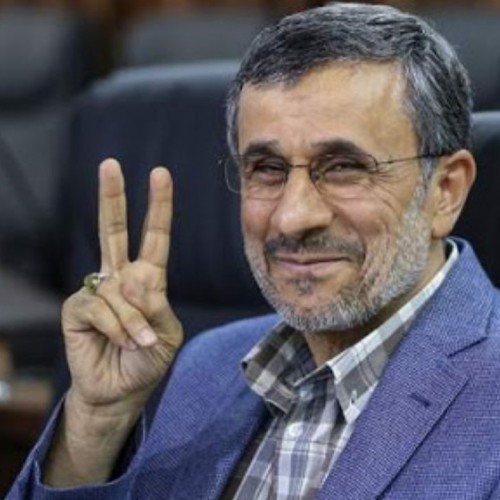 احمدی‌ نژاد واکسن آمریکایی فایزر تزریق کرد