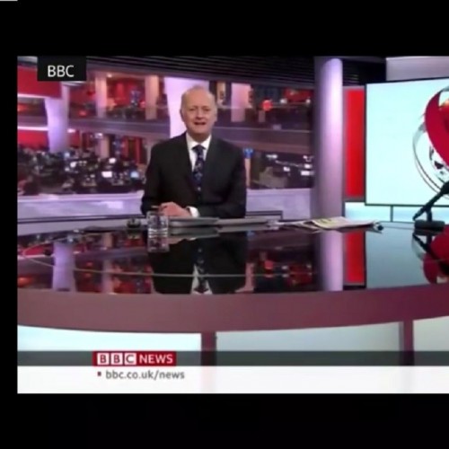 (فیلم) اجرای برنامه خبری با شلوارک در شبکه بی بی سی جنجالی شد