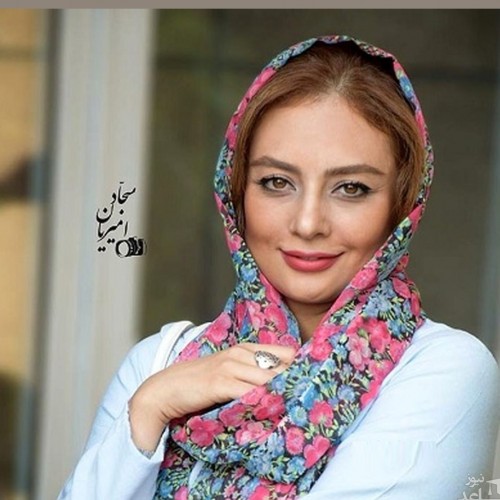 عکس کنار ساحل منوچهر هادی و یکتا ناصر