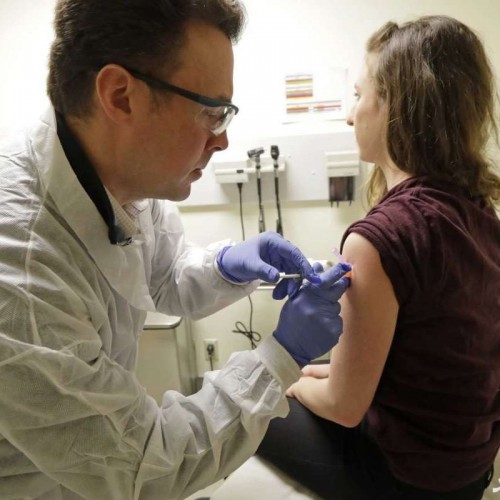 آکسفورد از موفقیت واکسن ضد کرونا بر روی انسان خبر داد
