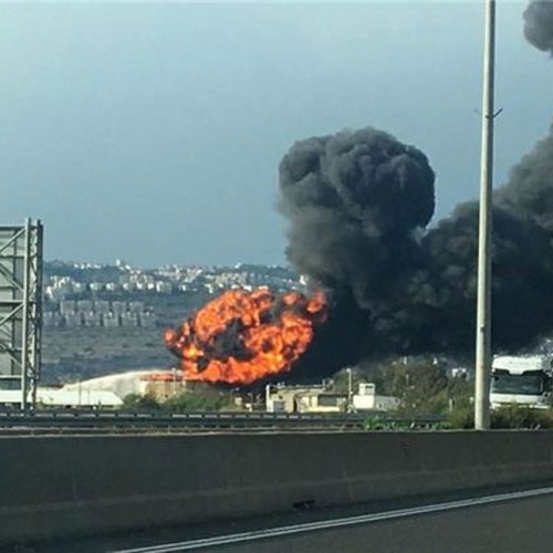 اولین فیلم از آتش‌سوزی مهیب در پالایشگاه نفت «حیفا»