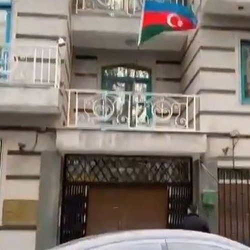 اولین فیلم از لحظه دلخراش حمله به سفارت آذربایجان در تهران