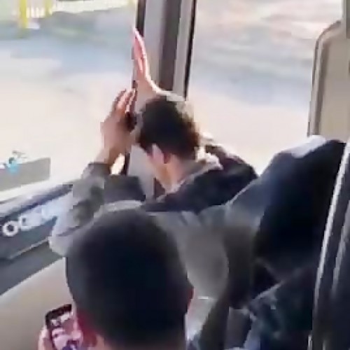 (فیلم) استوری بیرانوند از رقص و آوازخوانی در اتوبوس تیم ملی