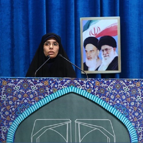 اتفاق عجیب در نماز جمعه تهران/ سخنرانی دختر دانشجو علیه طرح صیانت!