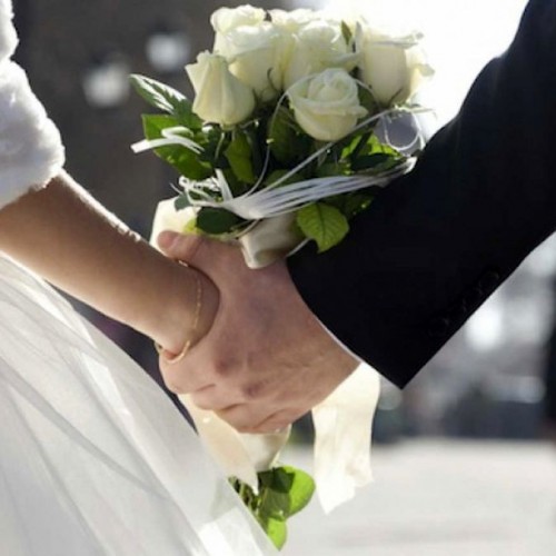 ازدواج عجیب همزمان با دو دختر در یک مراسم عروسی!