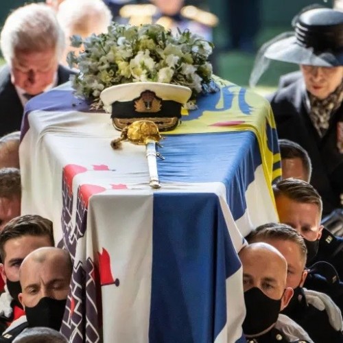 ब्रिटेन शाही अंतिम संस्कार: प्रिंस फिलिप को विंडसर में दफनाया गया