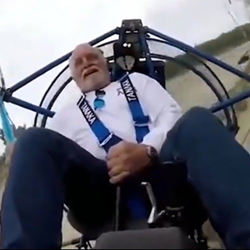 (فیلم) برخورد پیرمرد پاراجت سوار با درخت