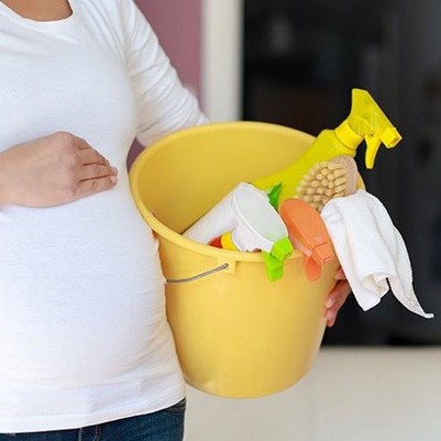 بررسی تاثیرات محصولات پاک کننده در دوران بارداری