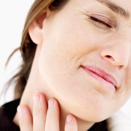 چند راه طبیعی برای درمان گلودرد چرکی