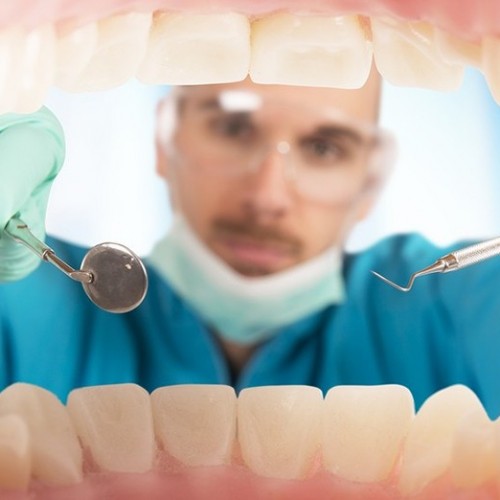 چگونگی شستن صحیح دندان‌ها با وجود ارتودنسی