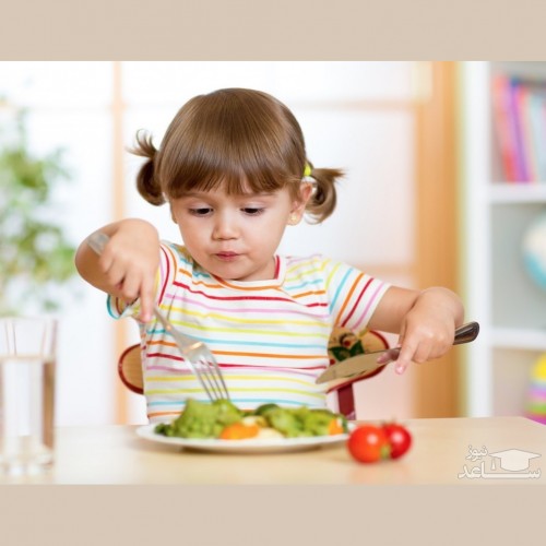 چگونه کودک را به خوب جویدن و آرام غذا خودن عادت دهیم؟