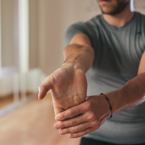چگونه مچ دستان خود را در خانه با چند ورزش ساده تقویت کنیم؟