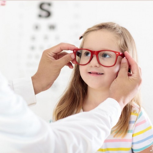 چگونگی ترغیب کودک به استفاده از عینک
