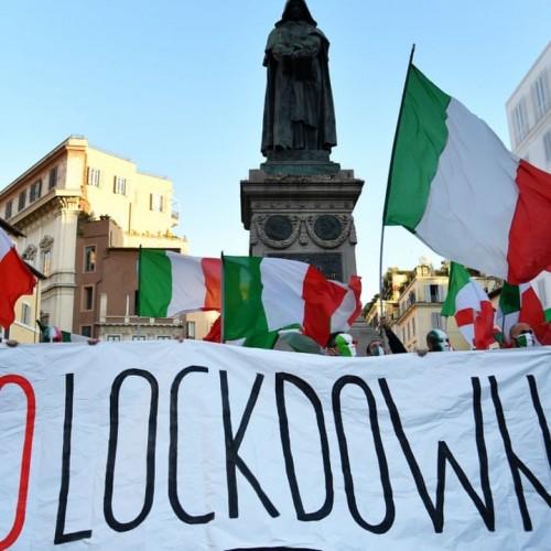 COVID crisis in Italy, restaurant owners protest in Rome
