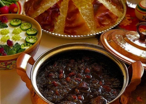 10 نکته ویژه برای جا افتادن و غلیظ و خوشمزه شدن قورمه سبزی