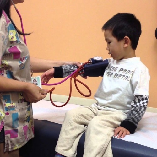 دلایل فشار خون بالا در کودکان و روش های درمان
