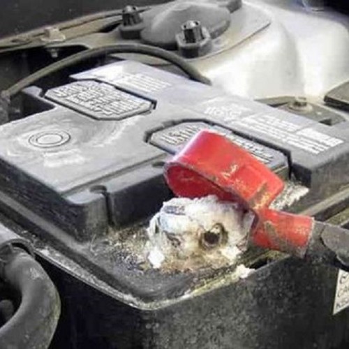 دلایل خراب شدن باتری خودرو در تابستان و زمستان