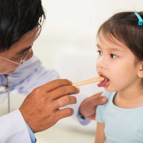 درمان گلو درد کودکان با روش های خانگی