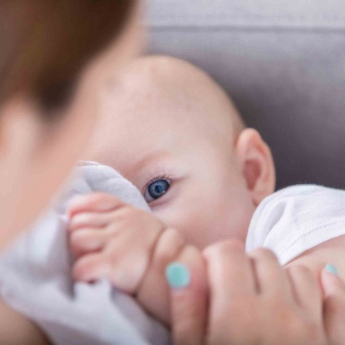 دلایل بی کیفیت بودن شیر مادر و روش های درمان