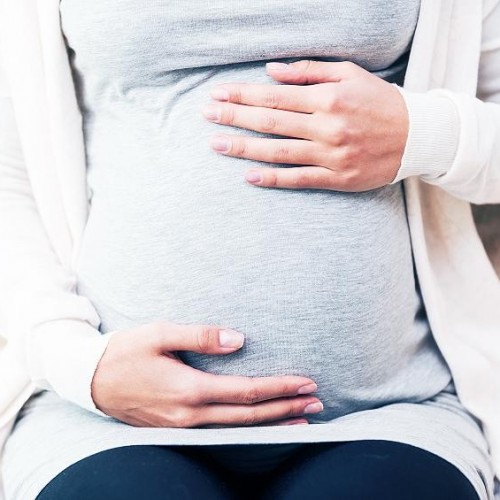 دلایل کوچک بودن شکم در بارداری