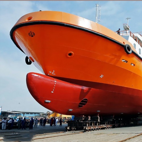 (فیلم) دو شیوه سنتی و مدرن در انتقال کشتی‌های غول‌پیکر به آب 