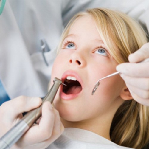اقدامات اولیه به هنگام آسیب‌ها و شکستگی‌ دندان چیست؟