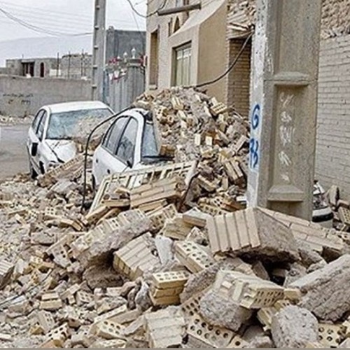(عکس) شکاف زمین بر اثر زلزله در هرمزگان