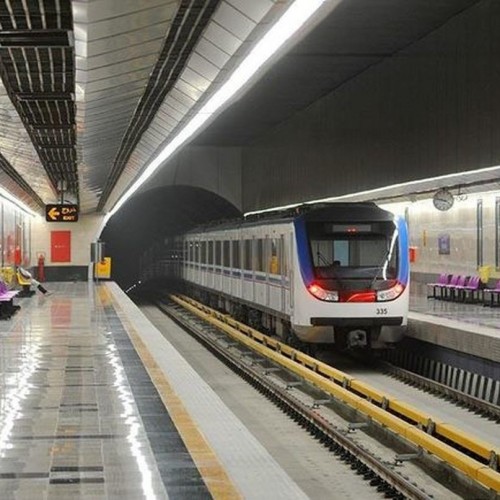 (عکس) وضعیت اسفناک متروی تهران در اوج بحران کرونا