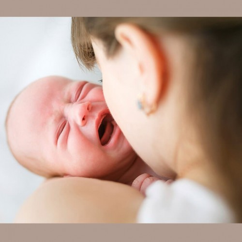 علل و علائم گره خوردگی زبان نوزاد و روش های درمان