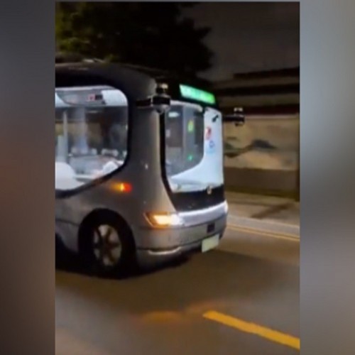 (فیلم) آغاز به کار اتوبوس‌های بدون راننده در چین