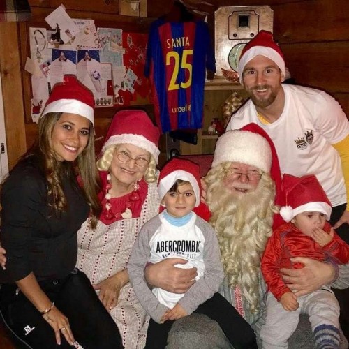 (فیلم) «بابانوئل» به «بابالیونل» تبدیل شد/ سورپرایز مسی برای بچه‌ها در کریسمس