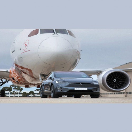 (فیلم) کشیدن هواپیمای بوئینگ توسط تسلا