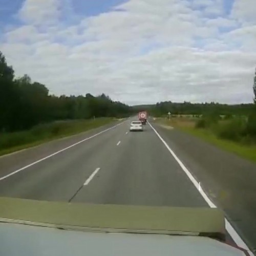 (فیلم) ماشین پلیسی که غیرمستقیم باعث تصادف شد