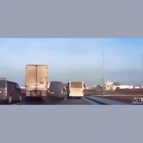 (فیلم) مهارت فوق العاده رانندگان خودروهای سنگین در جاده