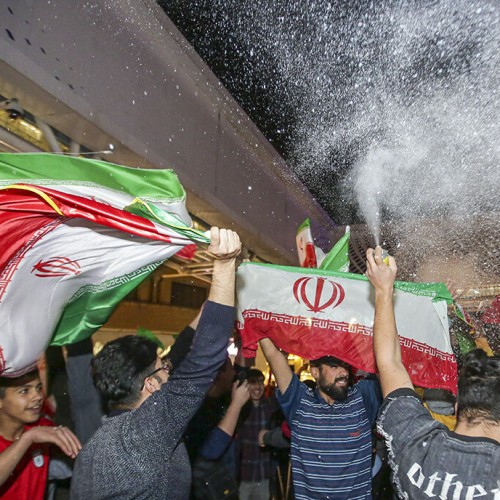 (فیلم) شادی ایرانی‌ها در قطر با آواز ایران بالا بالا؛ یار بالا