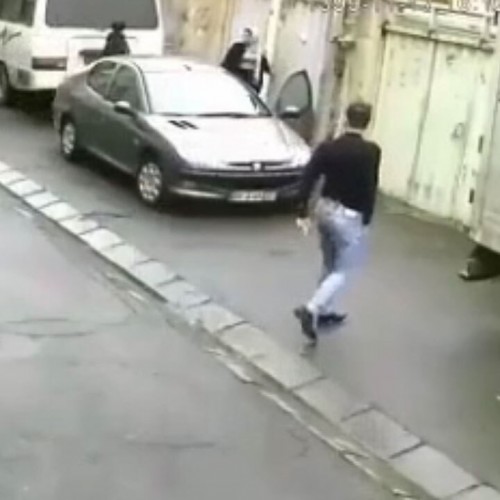 (فیلم) سرقت وحشیانه خودرو از یک زن تنها در محله یافت آباد تهران