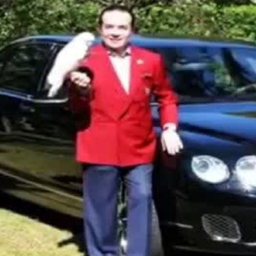 (فیلم) تاجر معروف ماشین گران‌قیمتش را دفن کرد