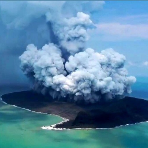 (فیلم) تصاویری تکان‌دهنده از لحظه فوران یک آتشفشان زیر دریا!