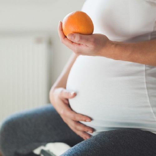 فواید و مضرات خوردن پرتقال در بارداری