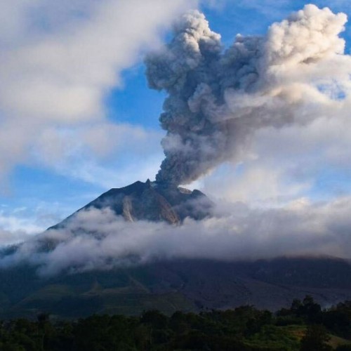 (فیلم) فوران عظیم یک کوه آتشفشان در اندونزی