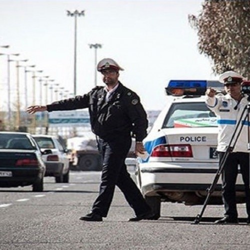 (فیلم) فرار راننده متخلف با مامور پلیس در بوشهر!