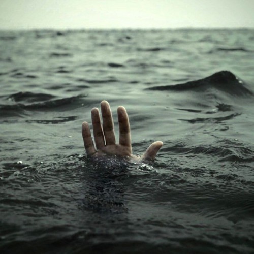 غرق شدن عمو و برادر زاده، در رودخانه بخاطر عکاسی
