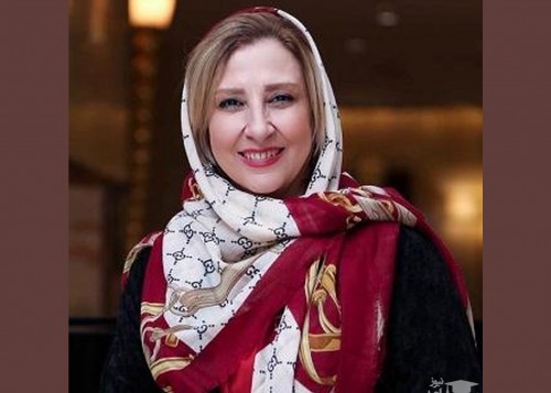 مراقبت عاشقانه مرجانه گلچین از مادرش در طبیعت زیبا و باصفای شمال/ روحشان شاد و یادشان گرامی+عکس