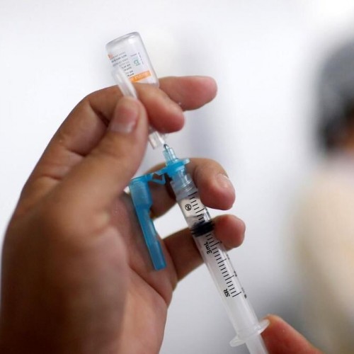 حداقل یکی از واکسن های کرونای ایرانی تا خردادماه عرضه می شود