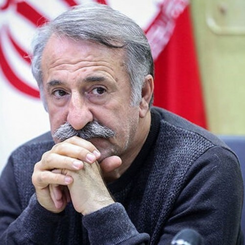 حیاط خانه مهران رجبی