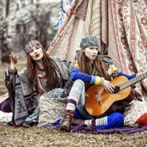 هیپی‌ها چه کسانی هستند؟ همه‌چیز درباره این سبک زندگی