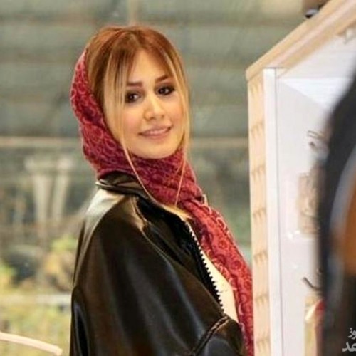 هلند گردی همسر و دختران شاهرخ استخری