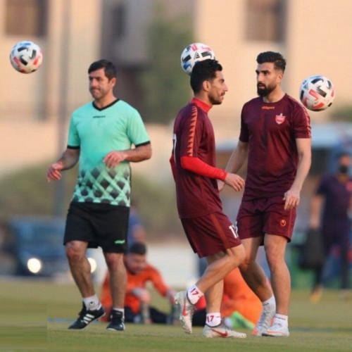 حضور افسر امنیتی در تمرین پرسپولیس