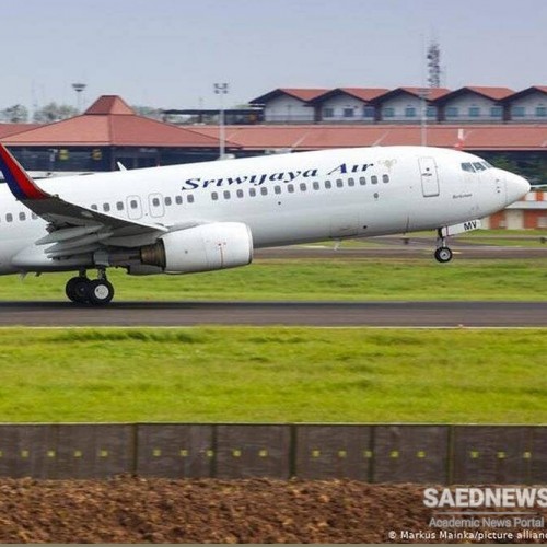 इंडोनेशिया के विमान एसजेए ने ६० यात्रियों के साथ संपर्क खो दिया